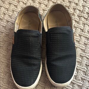 women’s Black Slip-On Shoes